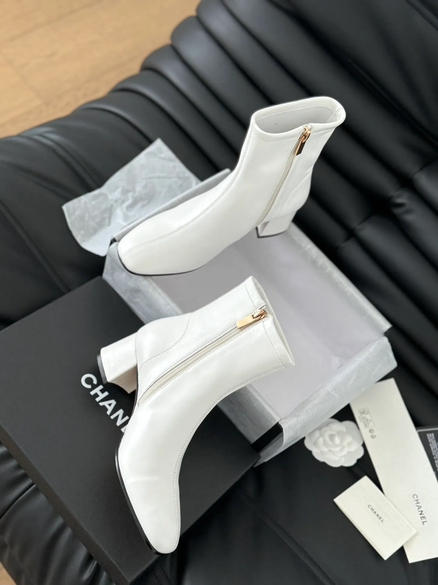 👟👟Ex-factory price 640👟👟 Purchasing-grade Chanel classic new stretch boots series! The leather texture is super good, and the upper is delicate ~ Calfskin upper, sheepskin lining, original outsole! Size:35-39 Other sizes are determined